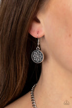 Load image into Gallery viewer, Western Zen Red Necklace