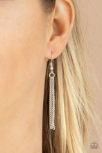 Load image into Gallery viewer, Glamorously Glaring Silver Necklace