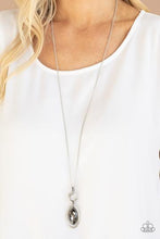 Load image into Gallery viewer, Glamorously Glaring Silver Necklace