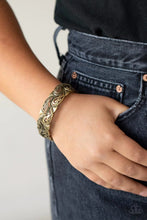 Load image into Gallery viewer, Paisley Portico Brass Bracelet
