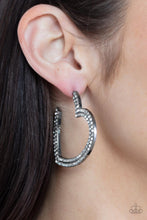 Load image into Gallery viewer, Amore To Love Black Earrings
