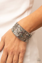 Load image into Gallery viewer, Billowy Beam Multi Bracelet
