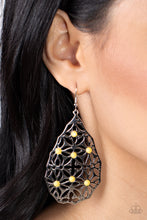 Load image into Gallery viewer, Delightfully Daisy Yellow Earrings
