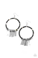 Load image into Gallery viewer, Garden Chimes Black Earrings
