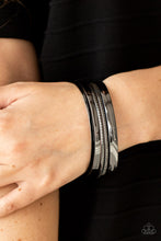 Load image into Gallery viewer, Gliding Gleam Black Bracelet
