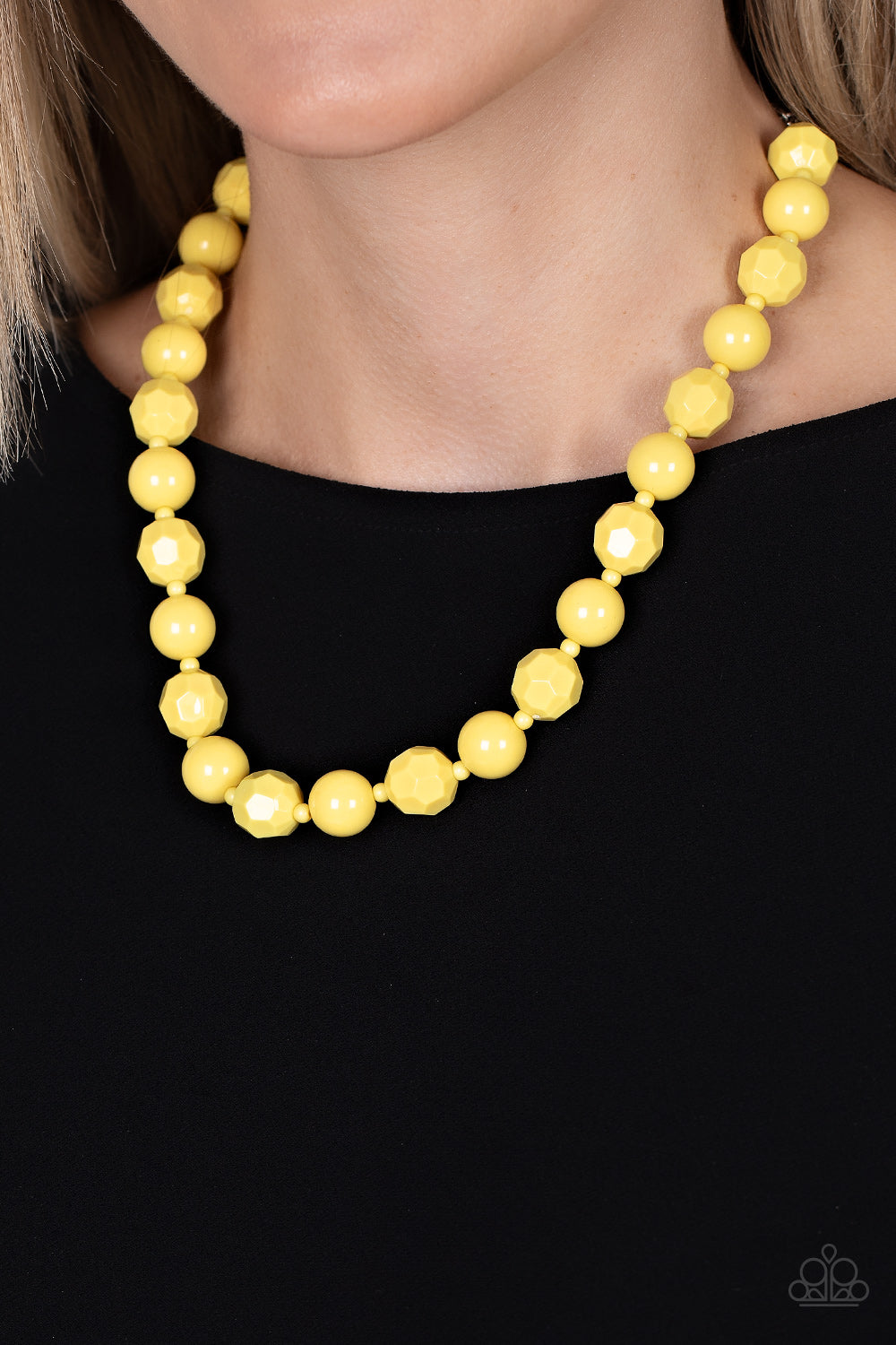 Popping Promenade Yellow Necklace