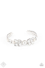 Load image into Gallery viewer, Regal Reminiscence White Bracelet
