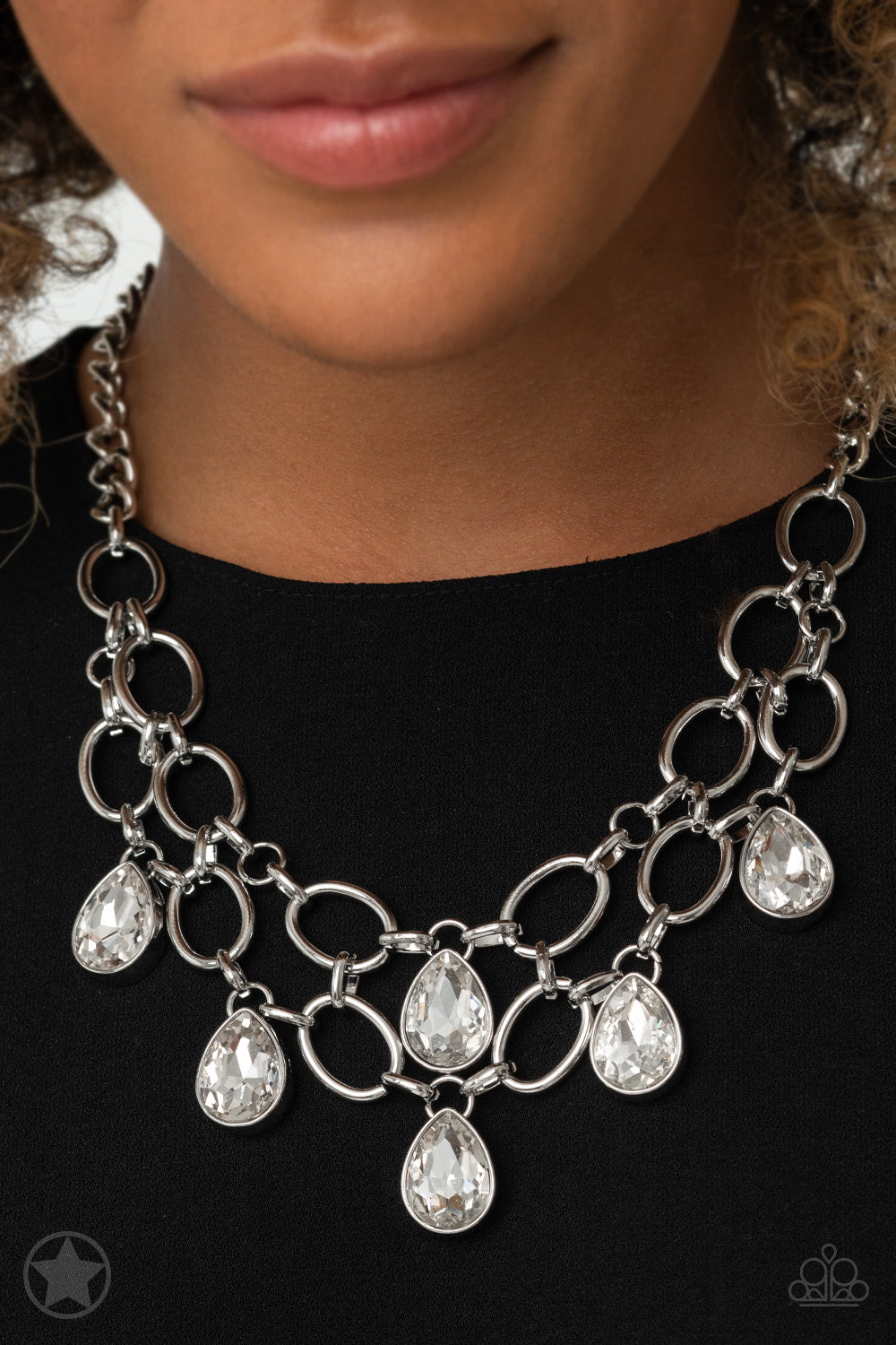Show-Stopping Shimmer White Necklace