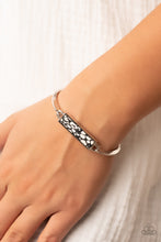 Load image into Gallery viewer, Terrazzo Tarot Black Bracelet
