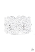 Load image into Gallery viewer, Vintage Romance White Bracelet
