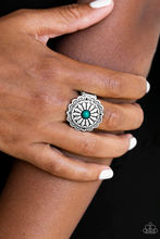 Load image into Gallery viewer, Daringly Daisy Green Ring

