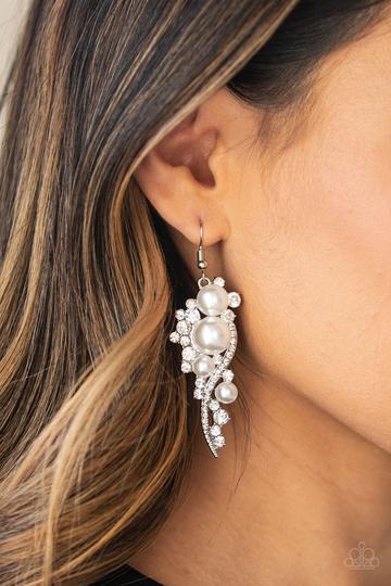 High-End Elegance White Pearl Earrings